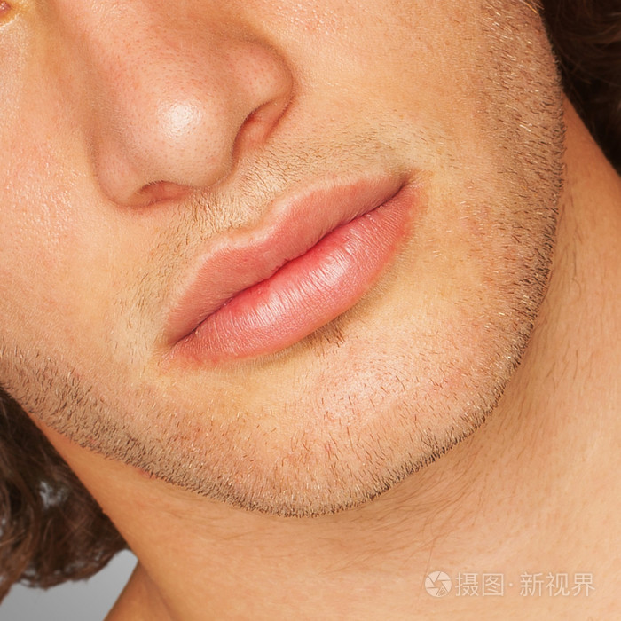 男人面相学哪个上嘴唇，图_男人嘴唇发干是什么原因_男人嘴唇痣相最准图