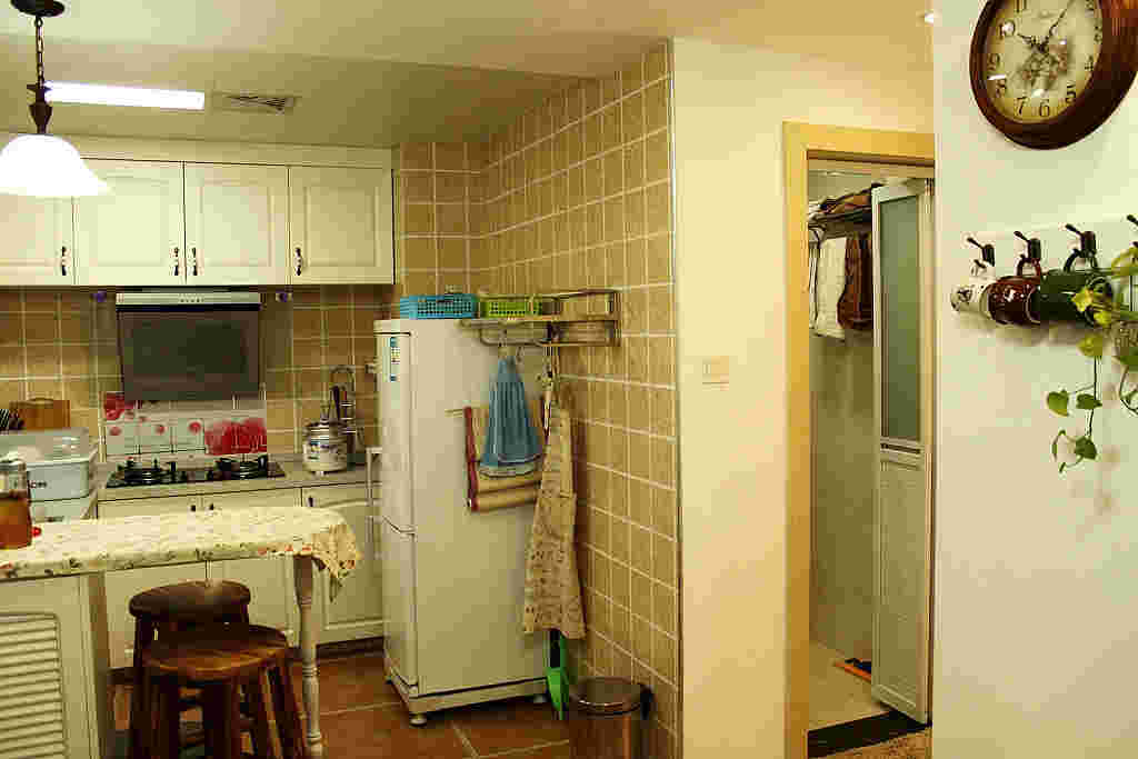 厨房卫浴间_厨房和卫生间风水_卫生地砖间装修效果图